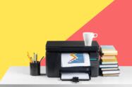 drukarko kopiarka na biurku